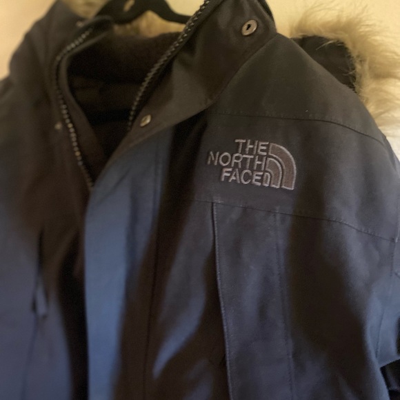 THE NORTH FACE
Men's Expedition
McMurdo Parka, Black - Picture 11 of 11